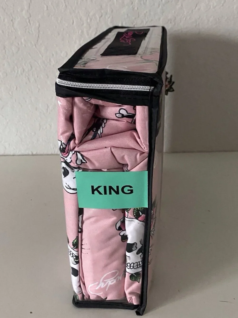 6 Piece Ed Hardy KING Size Sheet Set Pink Logo Skulls Hearts‎ Birds NEW